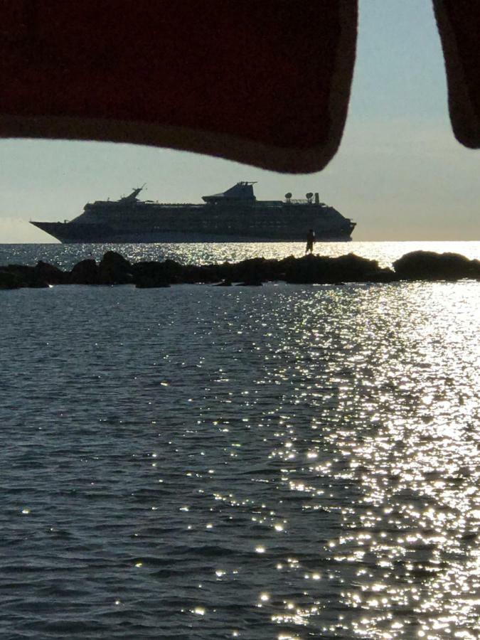 Ancora Bilocale Villa Marina di Massa Kültér fotó