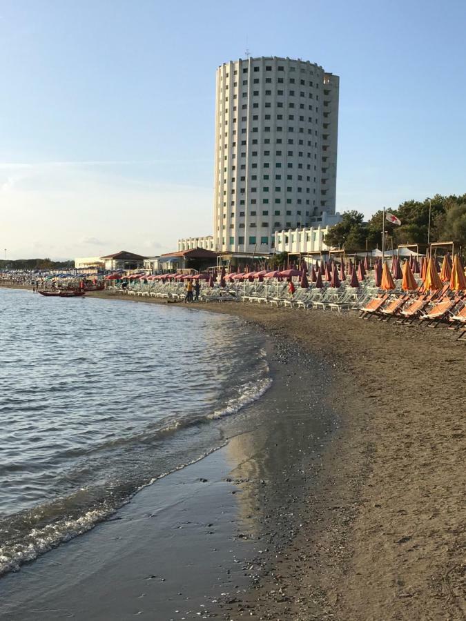Ancora Bilocale Villa Marina di Massa Kültér fotó